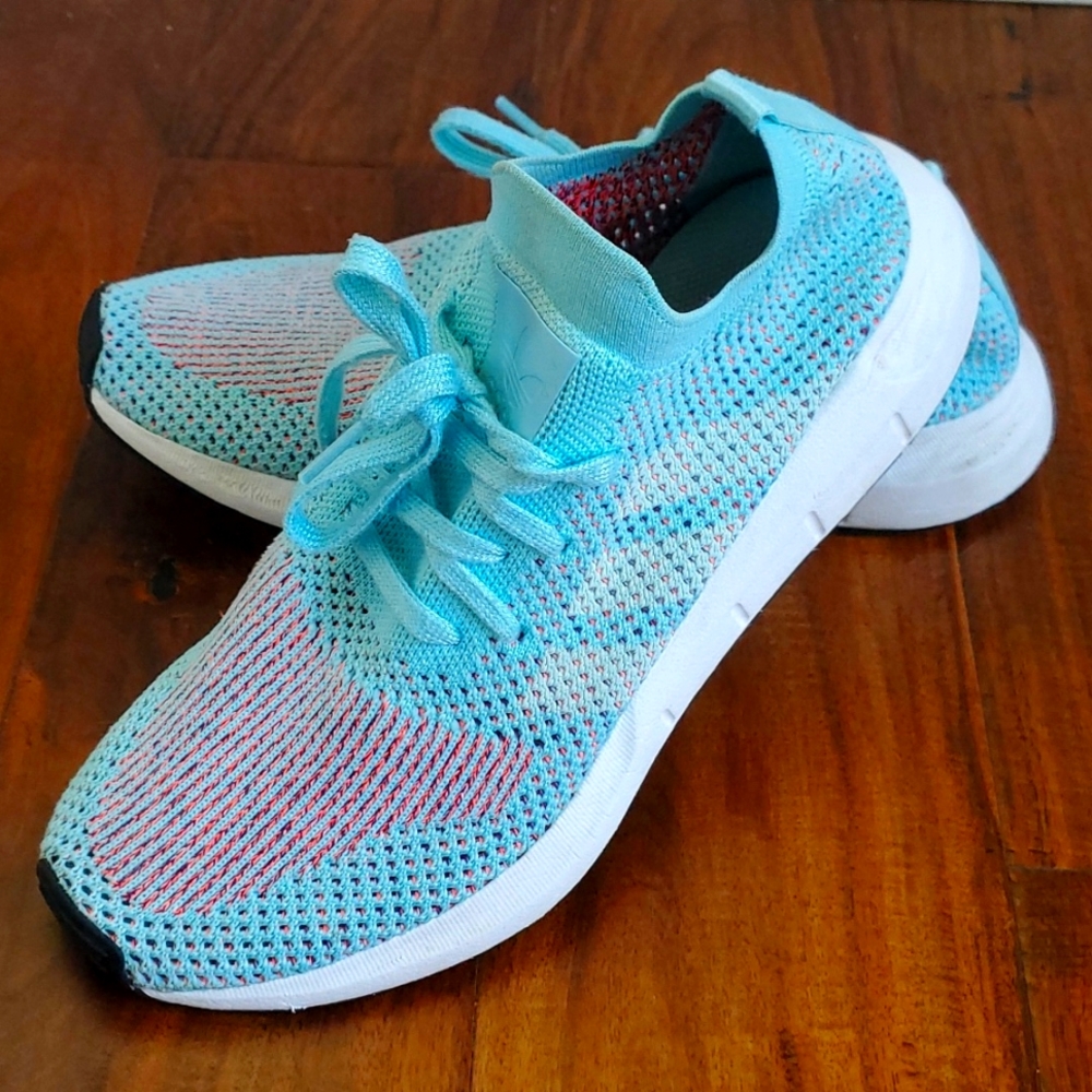 Adidas womens size 8 Aqua, light blue, turquoise, pink
